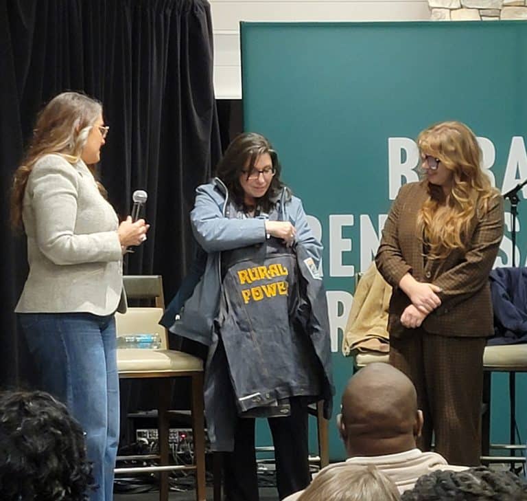 Tracy O’Neill accepts the Rural Power Champion Award on Nov. 10, 2025.